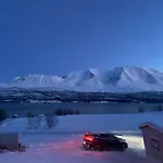 Tatil Evi Aurora House Under The Mountain Tromsø