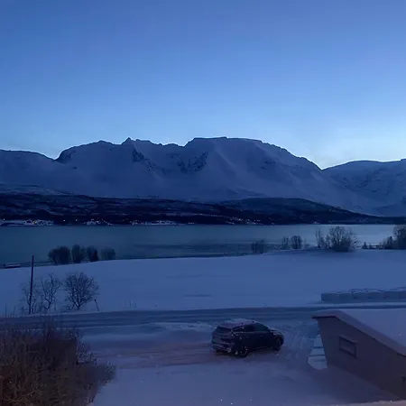 Holiday home Aurora House Under The Mountain *