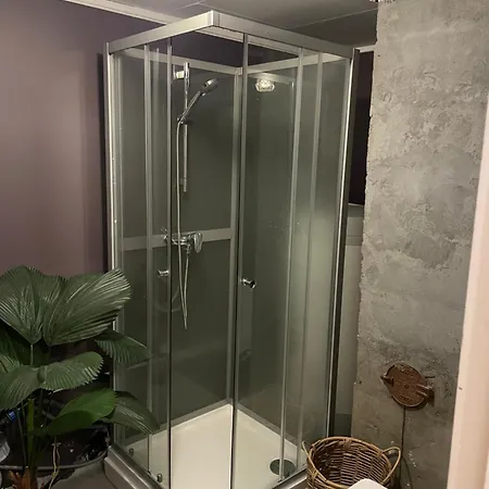 Aurora House Under The Mountain