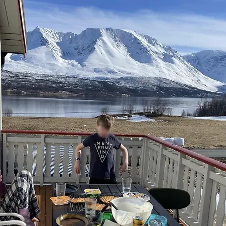 Dom wakacyjny Aurora House Under The Mountain *